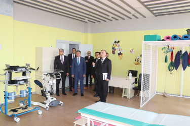Əmək və əhalinin sosial müdafiəsi naziri Anar Əliyev Qəbələ rayonunda vətəndaşları qəbul edib