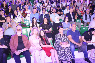 Qəbələ Beynəlxalq Musiqi Festivalında Özbəkistanın rəqs və musiqi qrupları səhnə alıb.