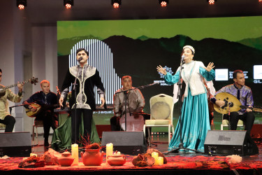 XV Qəbələ Beynəlxalq Musiqi Festivalı çərçivəsində təşkil olunan Muğam Axşamı tamaşaçıların böyük marağına səbəb olmuşdur