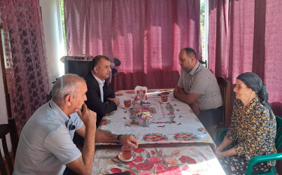 Rayon rəhbərliyi tərəfindən 27 sentyabr “Anım günü” ərəfəsində şəhid ailələri və müharibə əlilləri evlərində ziyarət edilmişdir