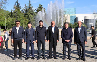 Qəbələdə Ulu Öndər Heydər Əliyevin anadan olmasının 103  illiyinə həsr edilmiş rəsm sərgisi və konsert proqramı təşkil edilmişdir.