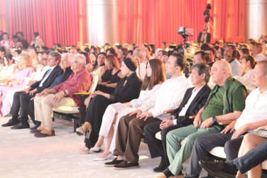 XV Qəbələ Beynəlxalq Musiqi Festivalının ikinci günündə Vyetnamın “Bronze drum” ansamblı çıxış edib
