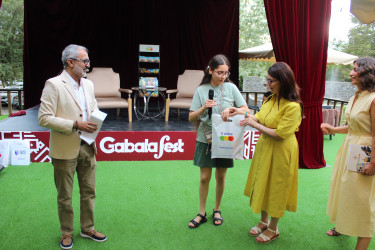 "QəbələFest" çərçivəsində uşaq yazıçısı Mürşüd İsmayılzadə ilə görüş və imza saatı keçirilib