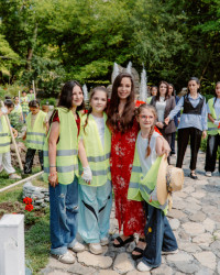 Leyla Əliyeva Qəbələdə fərdi sərginin açılışında və ağacəkmə aksiyasında iştirak edib