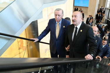 İlham Əliyev Qəbələdə TDT-nin Dövlət Başçıları Şurasının 12-ci Zirvə Görüşündə iştirak edən dövlət və hökumət başçılarını qarşılayıb