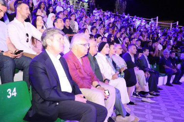 Qəbələ Beynəlxalq Musiqi Festivalında Özbəkistanın rəqs və musiqi qrupları səhnə alıb.