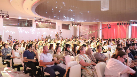 XV Qəbələ Beynəlxalq Musiqi Festivalının ikinci günündə Vyetnamın “Bronze drum” ansamblı çıxış edib