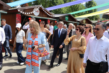 Qəbələdə "GabalaFest" çərçivəsində yarmarkanın rəsmi açılışı olub.