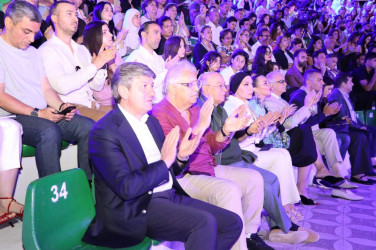Qəbələ Beynəlxalq Musiqi Festivalında Özbəkistanın rəqs və musiqi qrupları səhnə alıb.