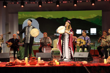 XV Qəbələ Beynəlxalq Musiqi Festivalı çərçivəsində təşkil olunan Muğam Axşamı tamaşaçıların böyük marağına səbəb olmuşdur
