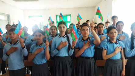 Təhsil müəssisələrində 15 iyun “Milli Qurtuluş Günü” ilə əlaqədar silsilə tədbirlər keçirilib