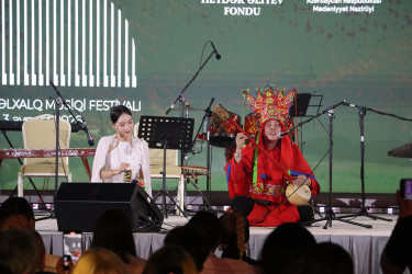 XV Qəbələ Beynəlxalq Musiqi Festivalının ikinci günündə Vyetnamın “Bronze drum” ansamblı çıxış edib
