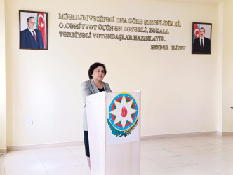 Ali məktəblərə yüksək balla qəbul olmuş məzunlarla görüş keçirilib