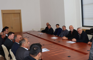 Qəbələdə müasir heyvan kəsimi məntəqələrinin yaradılması ilə bağlı sahibkarlarla görüş keçirilmişdir.