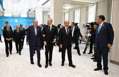 İlham Əliyev Qəbələdə TDT-nin Dövlət Başçıları Şurasının 12-ci Zirvə Görüşündə iştirak edən dövlət və hökumət başçılarını qarşılayıb