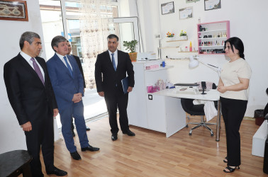 Əmək və əhalinin sosial müdafiəsi naziri Anar Əliyev Qəbələ rayonunda vətəndaşları qəbul edib