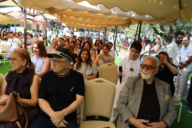 "GabalaFest" çərçivəsində kitab sərgisi təşkil edilmiş, Azərbaycan Yazıçılar Birliyinin sədri, Xalq yazıçısı Anarla görüş keçirilmişdir.