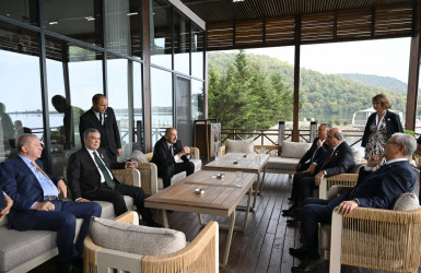 Qəbələdə TDT-nin Zirvə Görüşündə iştirak edən dövlət və hökumət başçılarının şərəfinə rəsmi nahar verilib