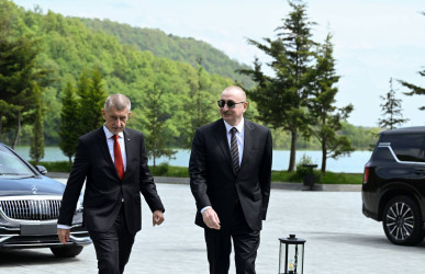 Qəbələdə Prezident İlham Əliyevin adından Çexiyanın Baş nazirinin şərəfinə rəsmi lanç verilib