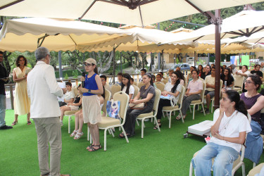 "QəbələFest" çərçivəsində uşaq yazıçısı Mürşüd İsmayılzadə ilə görüş və imza saatı keçirilib