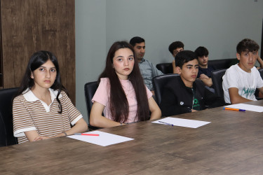 Qəbələ rayonunda 18 İyun – İnsan Hüquqları Gününə həsr olunmuş dəyirmi masa keçirilib.