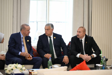 İlham Əliyev Qəbələdə TDT-nin Dövlət Başçıları Şurasının 12-ci Zirvə Görüşündə iştirak edən dövlət və hökumət başçılarını qarşılayıb