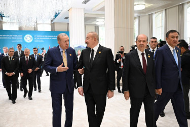 İlham Əliyev Qəbələdə TDT-nin Dövlət Başçıları Şurasının 12-ci Zirvə Görüşündə iştirak edən dövlət və hökumət başçılarını qarşılayıb