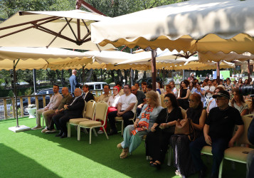 "GabalaFest" çərçivəsində kitab sərgisi təşkil edilmiş, Azərbaycan Yazıçılar Birliyinin sədri, Xalq yazıçısı Anarla görüş keçirilmişdir.