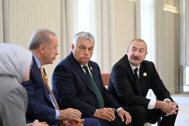 İlham Əliyev Qəbələdə TDT-nin Dövlət Başçıları Şurasının 12-ci Zirvə Görüşündə iştirak edən dövlət və hökumət başçılarını qarşılayıb