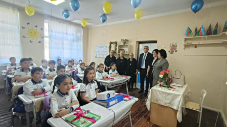 Qəbələ rayon ümumi təhsil müəssisələrində  "Bilik günü" qeyd olunub