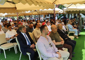 "GabalaFest" çərçivəsində kitab sərgisi təşkil edilmiş, Azərbaycan Yazıçılar Birliyinin sədri, Xalq yazıçısı Anarla görüş keçirilmişdir.