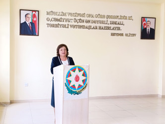 Ali məktəblərə yüksək balla qəbul olmuş məzunlarla görüş keçirilib