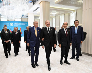 İlham Əliyev Qəbələdə TDT-nin Dövlət Başçıları Şurasının 12-ci Zirvə Görüşündə iştirak edən dövlət və hökumət başçılarını qarşılayıb