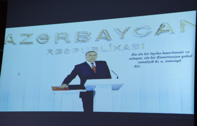 Qəbələ rayonunda 12 noyabr – “Konstitutsiya Günü”nə həsr olunmuş konfrans keçirilib