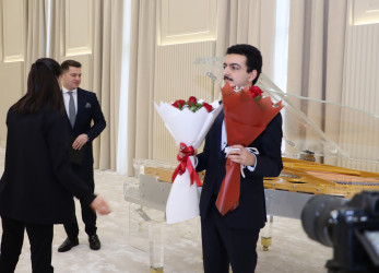 Musiqi ilə aşılan sərhədlər: Qəbələdə autizmli pianoçunun konserti olub