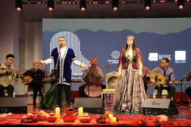 XV Qəbələ Beynəlxalq Musiqi Festivalı çərçivəsində təşkil olunan Muğam Axşamı tamaşaçıların böyük marağına səbəb olmuşdur