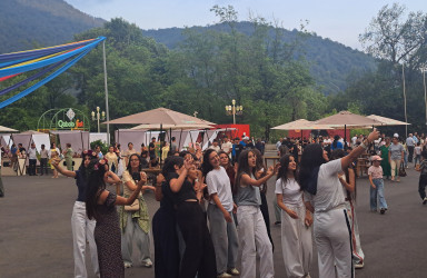 "QəbələFest" çərçivəsində rəngarəng yarmarka coşğusu səngimək bilmir