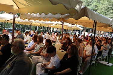 "GabalaFest" çərçivəsində kitab sərgisi təşkil edilmiş, Azərbaycan Yazıçılar Birliyinin sədri, Xalq yazıçısı Anarla görüş keçirilmişdir.