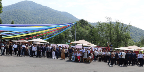 Qəbələdə "GabalaFest" çərçivəsində yarmarkanın rəsmi açılışı olub.