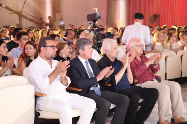 XV Qəbələ Beynəlxalq Musiqi Festivalının ikinci günündə Vyetnamın “Bronze drum” ansamblı çıxış edib