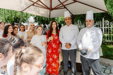 Leyla Əliyeva Qəbələdə fərdi sərginin açılışında və ağacəkmə aksiyasında iştirak edib