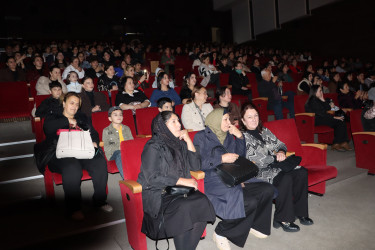  Mirzə Ələkbər Sabirin yaradıcılığına həsr olunmuş “Tək səbir” adlı tamaşa nümayiş olunmuşdur