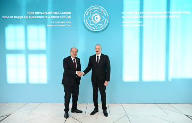 İlham Əliyev Qəbələdə TDT-nin Dövlət Başçıları Şurasının 12-ci Zirvə Görüşündə iştirak edən dövlət və hökumət başçılarını qarşılayıb