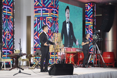 XV Qəbələ Beynəlxalq Musiqi Festivalının ikinci günündə Vyetnamın “Bronze drum” ansamblı çıxış edib