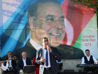 Qəbələdə Ulu Öndər Heydər Əliyevin anadan olmasının 103  illiyinə həsr edilmiş rəsm sərgisi və konsert proqramı təşkil edilmişdir.