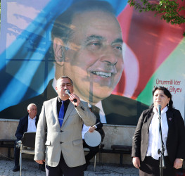 Qəbələdə Ulu Öndər Heydər Əliyevin anadan olmasının 103  illiyinə həsr edilmiş rəsm sərgisi və konsert proqramı təşkil edilmişdir.