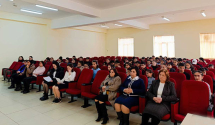 Şirvan Bulqədirov adına 5 nömrəli tam orta məktəbdə Heydər Əliyevin anım günü ilə əlaqədar konfrans keçirilib