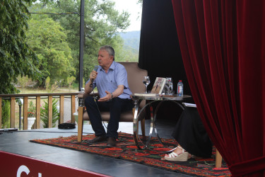 "GabalaFest" çərçivəsində Azərbaycanın tanınmış detektiv yazıçısı, bestseller əsərlərin müəllifi Elxan Elatlı ilə görüş və imza saatı keçirilib
