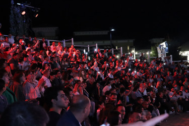 Qəbələ Beynəlxalq Musiqi Festivalında Özbəkistanın rəqs və musiqi qrupları səhnə alıb.