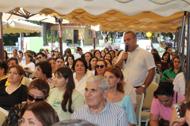 "QəbələFest" çərçivəsində Xalq yazıçısı Çingiz Abdullayevlə möhtəşəm görüş və imza saatı keçirilib